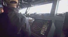 Putin zavítal mezi vojáky s podezřelým zavazadlem. Zřejmě šlo o jaderný kufřík