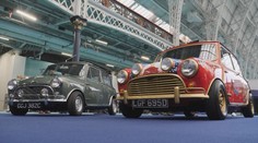 Mini Cooper S slaví 60 let. V Londýně vystavili kusy patřící kapele The Beatles