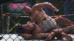 Sliboval knokaut světovým boxerům. Vzápětí ho poznal na vlastní kůži