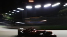 SLEDUJEME F1 v Singapuru: Pole position vybojoval Hamilton