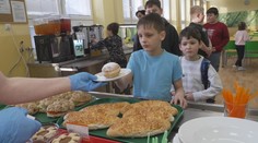 Obložené pečivo nebo kakao. Škola ve Ždírci připravuje dětem snídaně, zájem je velký