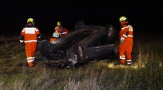 Auto vylétlo ze silnice a skončilo na střeše, řidič nehodu nepřežil