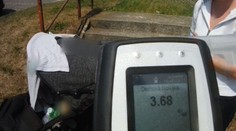 Opilá matka padala i s kočárkem, pak nadýchala přes 3,5 promile