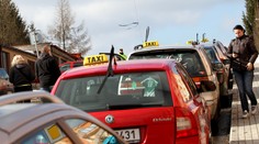 Nenechala jsem se ošidit, tak mi taxikář vystříkal oči pepřákem