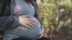 Je očkování proti covidu vhodné pro těhotné? Ani odborníci se neshodnou
