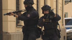 Sněmovna trénovala zásah proti útočníkovi. Našlo se několik nedostatků