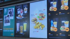 V Rusku se objevil nový fast food. Chutná prý stejně jako originál