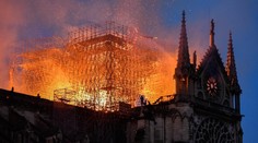 Vyšetřovatelé jsou zas o krok blíž. Katedrálu možná zapálil zkrat