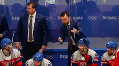 Dánové to mlátili po plexisklech, říká Pešán. Brankář Hrubec prožil noční můru
