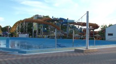 Chlapeček (4) zemřel na koupališti ve Štúrově. Jeho smrt halí záhada