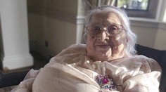 Žena oslavila 100. narozeniny. Prozradila svůj recept na dlouhověkost