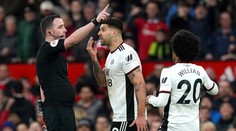 Krutý trest pro Mitroviče. Jen osm hráčů v historii Premier League dopadlo hůř