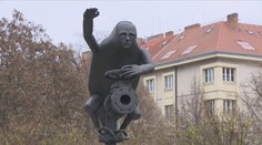 Vladimir Putin se objevil v Praze. Se zdviženou pravicí se usadil na ropovodu
