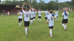 Derby ve Stárkově rozhodl žolík v nastavení. Hřiště lajnoval předseda