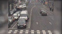 Další ZBĚSILÁ HONIČKA v Praze! Ujížděl policistům, srazil chodce a naboural auta