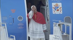 Papež navštívil Španělsko. Setkal se s královnou i bezdomovci