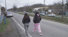 Chodník rozděluje obec na Bruntálsku. Projekt blokuje místní obyvatelka