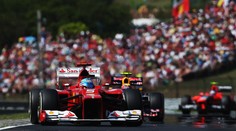 F1 pokračuje v Belgii, lídr Alonso trénoval na kole