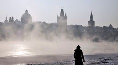 Teplý začátek týdne vystřídají mrazy. Ochladí se až o 20 stupňů!