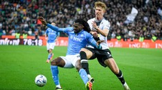 Neapol přišla v závěru o důležité tři body. Úspěch pro Udinese vystřelil Success