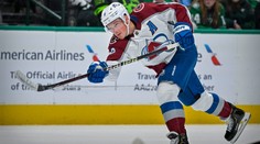 Sportovní gesto od hokejisty Colorada. Opravil rozhodčího a přiznal, že jen uklouzl