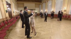 VÍKEND: Chcete zářit na plese? Naučte se tančit