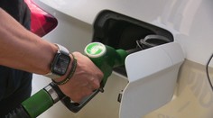 Pohonné hmoty v Česku dále zlevňují. Nafta je tu už třetí nejlevnější v Unii