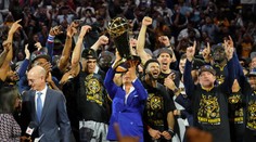Denver slaví první vítězství v historii NBA. K titulu je dovedl skvělý Jokič
