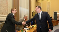 Vládu zřejmě čekají další výměny ministrů, nejvíce nahnuté to má Dobeš