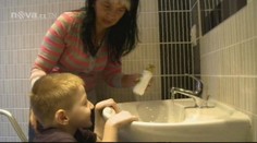 Postižený Davídek (7) se už raduje z nové bezbariérové koupelny