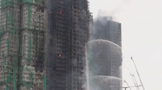 Obří požár v Hongkongu má už 55 obětí. Kvůli tragédii jsou tři lidé ve vazbě