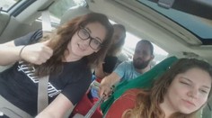 VIDEO: Partička se točila při zpěvu v autě. Stalo se něco hrozného!