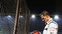 Schumacherův trapas: Zmeškal minutu piety, byl na toaletě