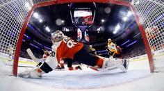 Skvělý Vladař prohře Flyers nezabránil, slovenský talent zapsal první hattrick