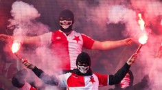 Do Edenu musela sanitka, slávističtí chuligáni napadli ředitele Sigmy