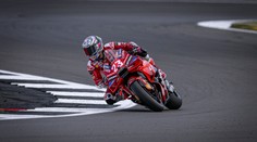 Bastianini poprvé ovládl sprint MotoGP. Lídr šampionátu měl na Silverstonu pád
