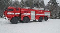 Unikátní stroj vojenských hasičů: Auto umí jezdit bez posádky, má speciální ochranné trysky
