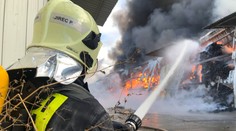 Obří požár v Písnici. Takhle s ním bojovali hasiči VIDEO + FOTO