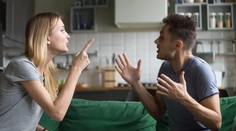 Krutý trest za rozchod! Žena měla muži ukrást půl milionu a spálit je