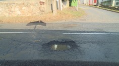 Řidiči trpí! Silnice v Česku jsou v nejhorším stavu za posledních 15 let