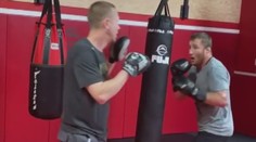 Dva se perou, třetí se směje! McGregor si znovu rýpl do Chabiba