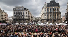 Smutné výročí v Belgii: Oběti útoku teroristů uctí "minutou hluku"