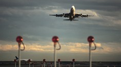 Silné krupobití udělalo díru do letadla. Všichni mysleli, že se zřítíme, říká pasažér