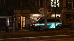 Policisté na střeše, těžce zraněná žena. Případ si převzala mordparta
