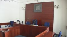 Policista měl napadnout dívky před barem: Žalobce navrhl podmínku