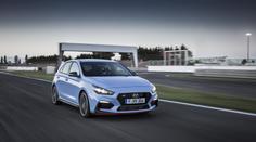 Hyundai představil svůj Golf GTI, a konkurenci pro Octavii