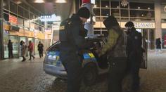 Pražskou čtvrť terorizují narkomani. Lidé mají strach, policie musela posílit hlídky