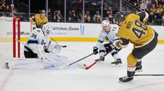 Hertl opět bodoval a pomohl Vegas k výhře. Asistovali i Vrána, Kämpf a Hronek