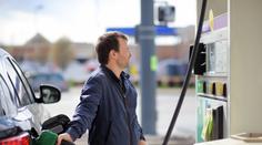 Dobrá zpráva pro řidiče! Benzín poprvé od začátku války na Ukrajině zlevnil