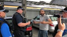 Taxikáři znovu protestovali! Přijeli Uberem, řidiče nahlásili policii